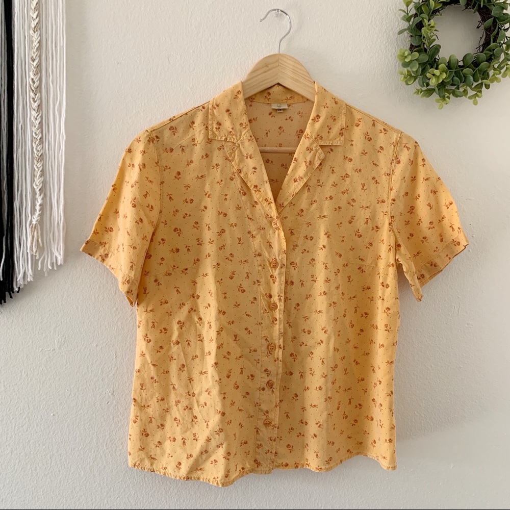 Southern & Co yellow floral top sz L